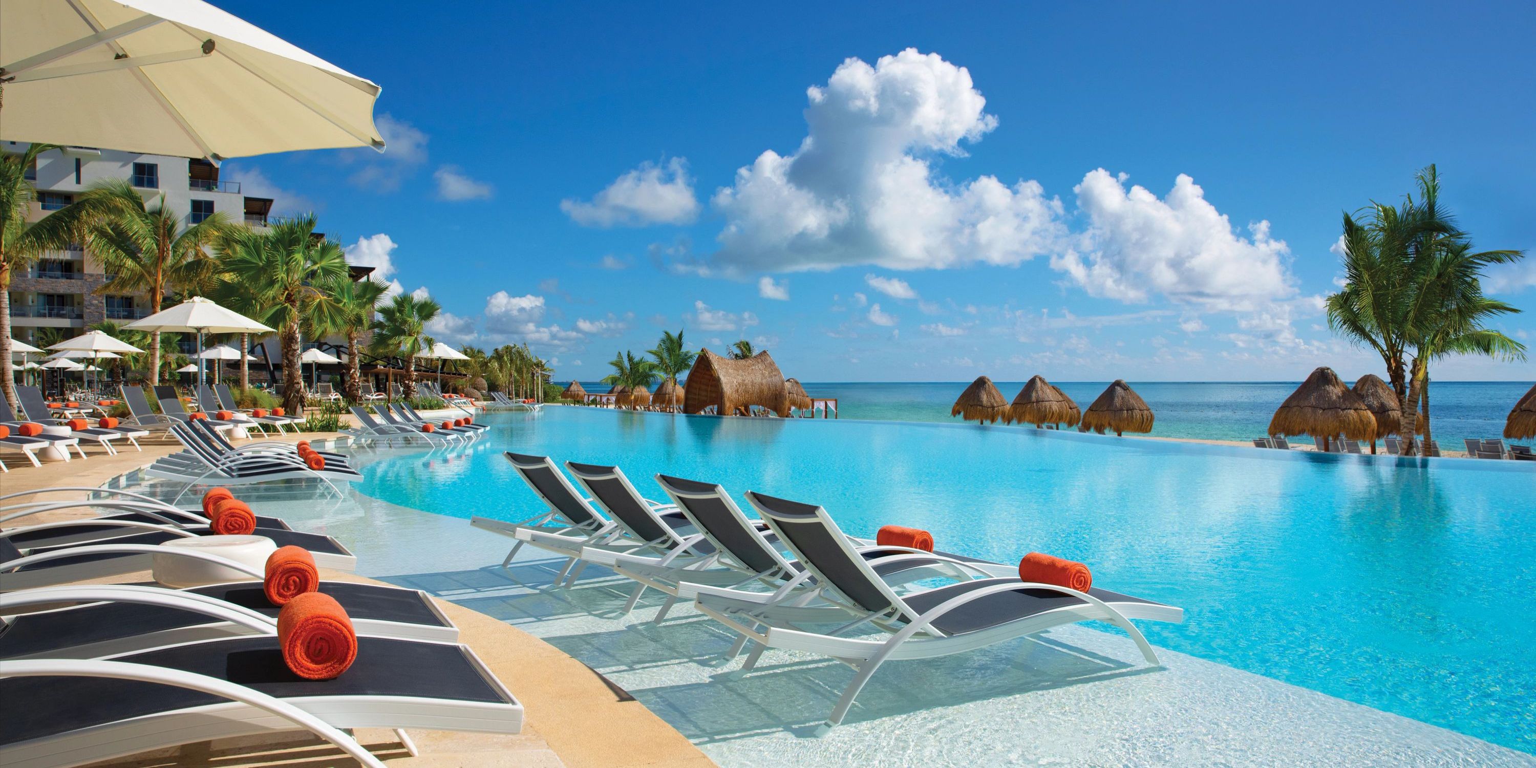Dreams Natura Infinity Pool